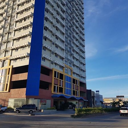 Feel Great Stay Condotels - San Marino Cebu ภายนอก รูปภาพ
