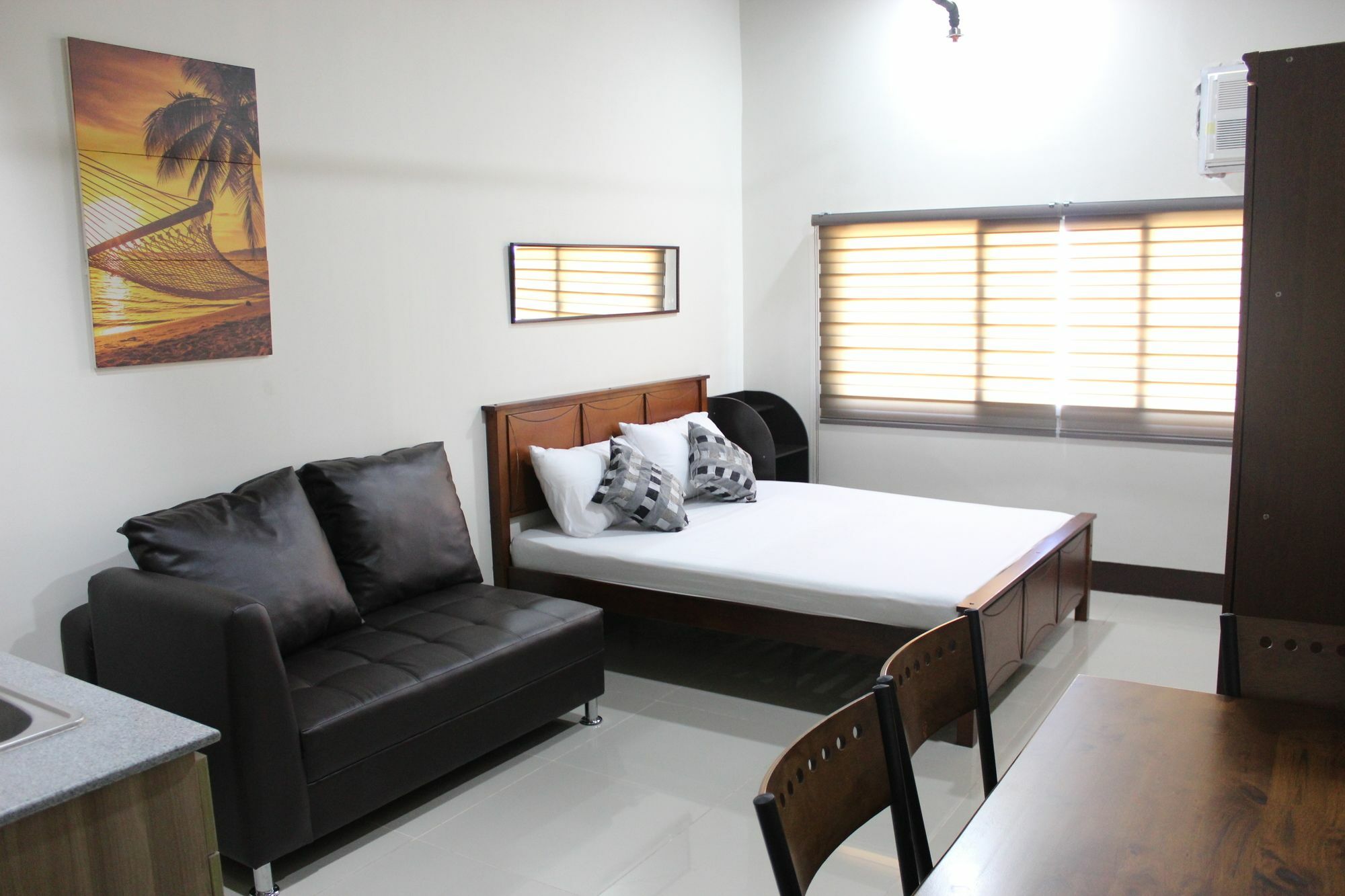 Feel Great Stay Condotels - San Marino Cebu ภายนอก รูปภาพ