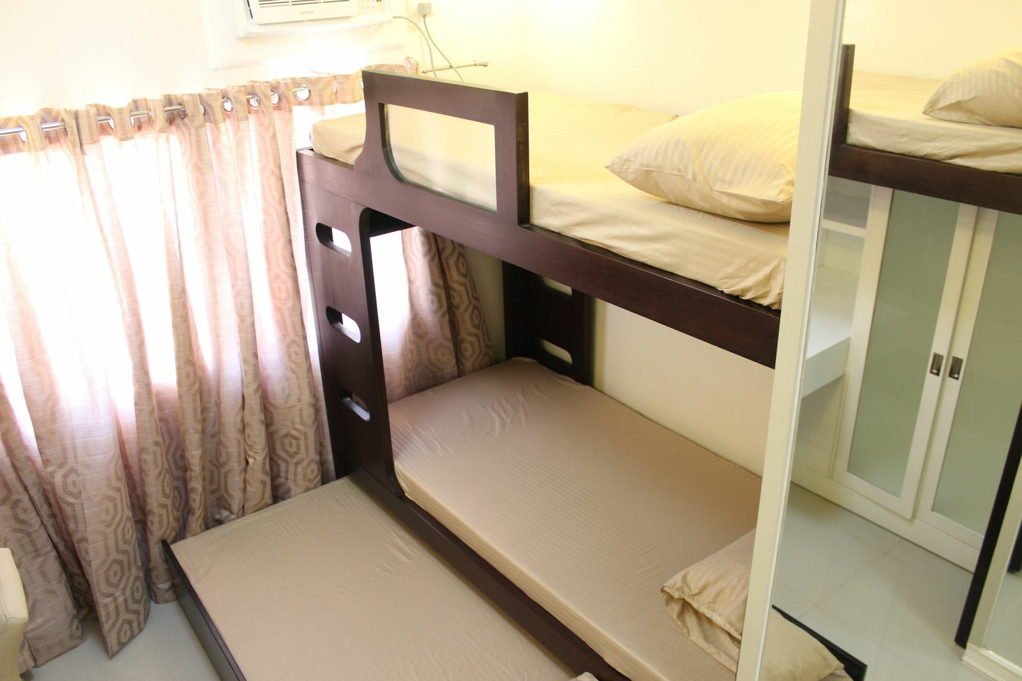Feel Great Stay Condotels - San Marino Cebu ภายนอก รูปภาพ